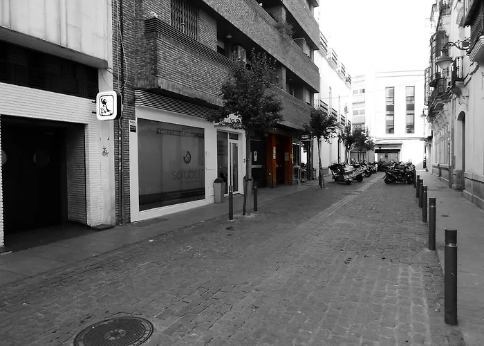 Minimalist Loft Center By Gms Cordoue